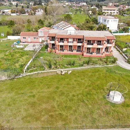 Giannis 3 アパート アリラス