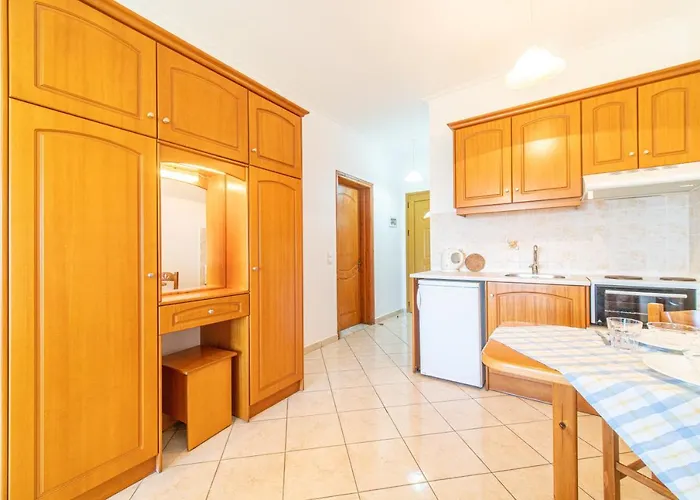 Giannis 3 アリラス